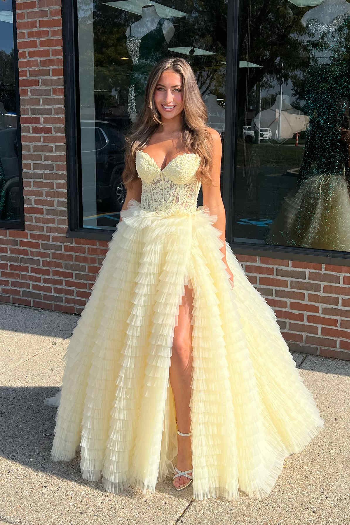 Affordable Yellow Prom Dresses That Look Luxurious